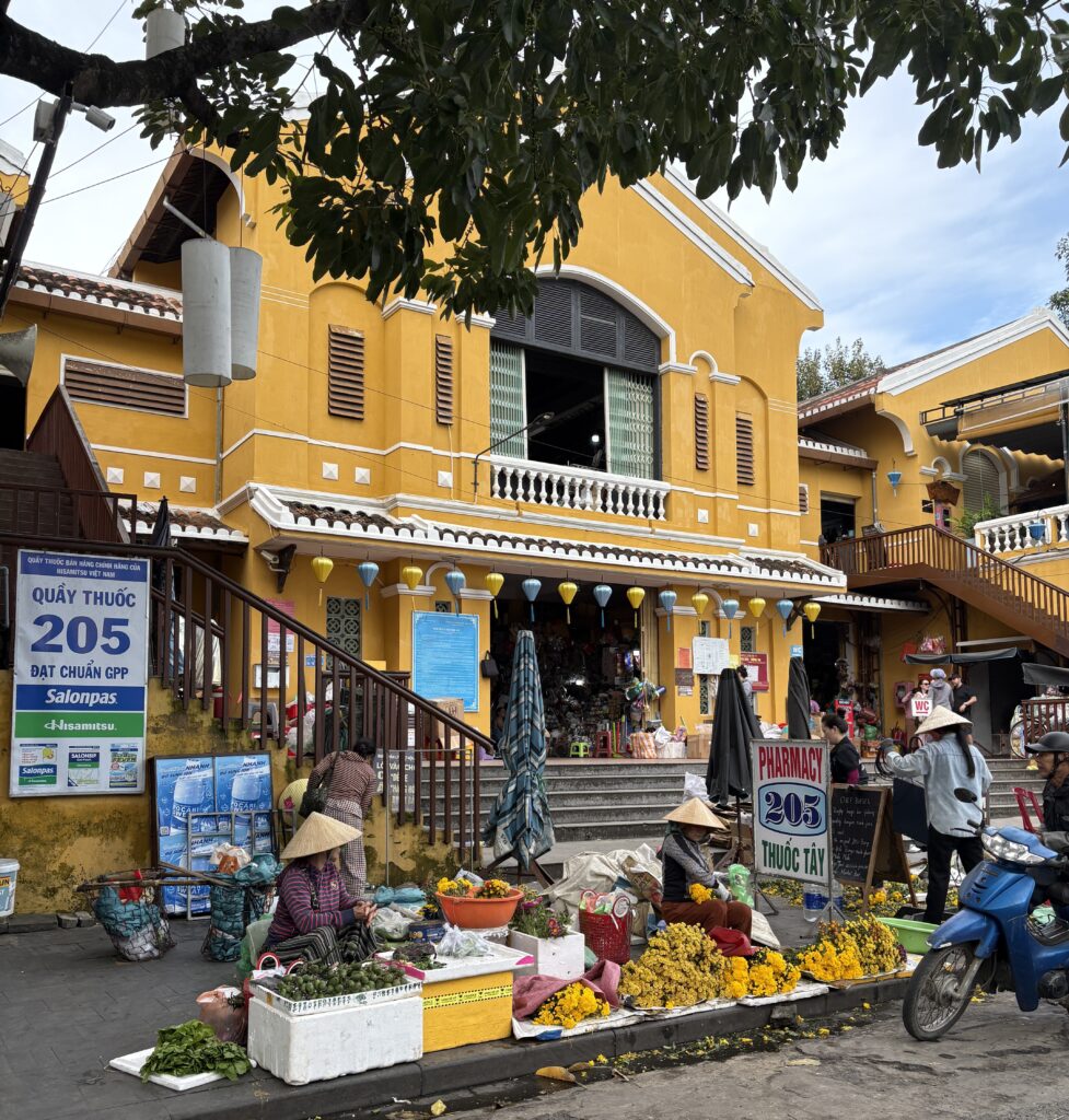 Market vendors in Hoi An old town