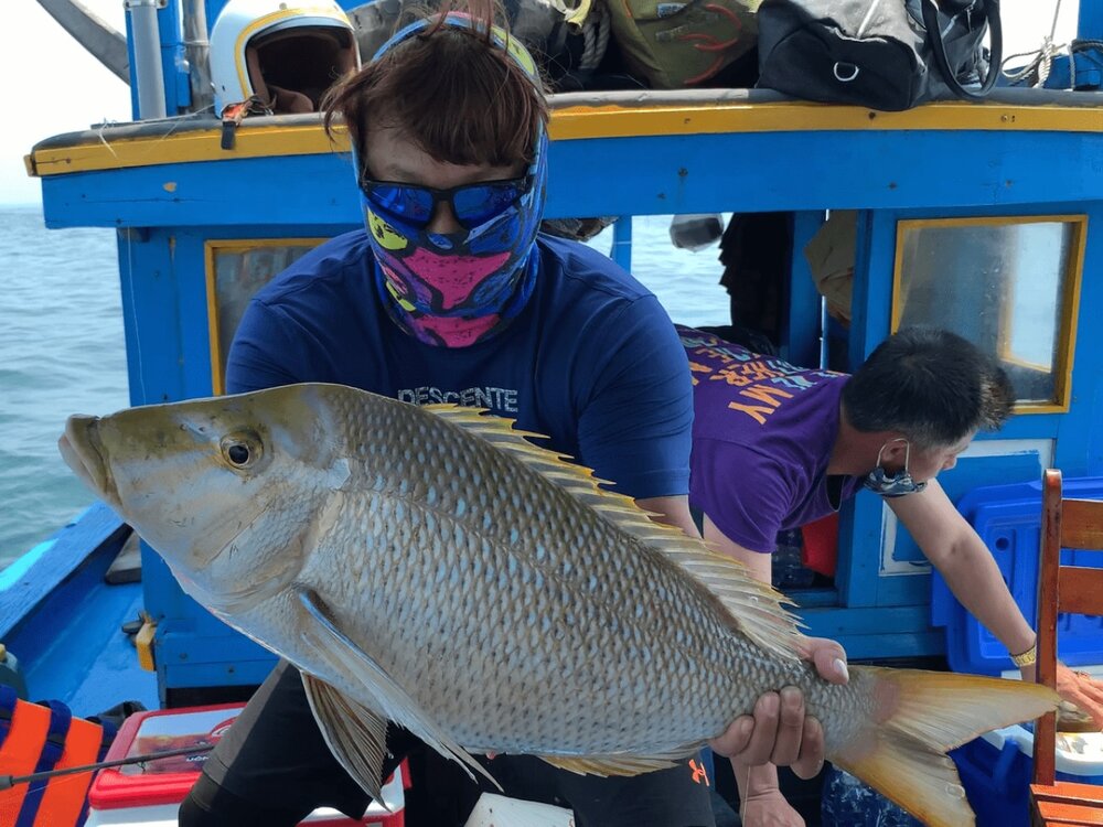 Freshwater lake fishing near Da Nang