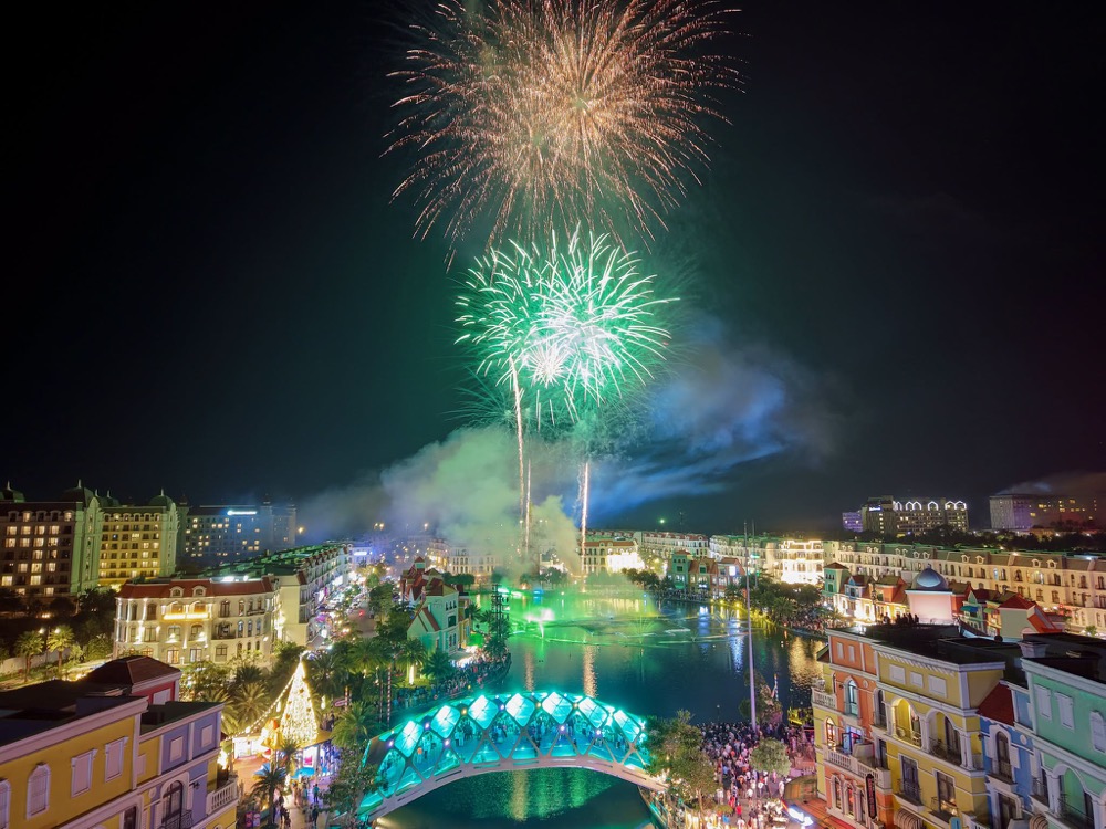 Grand World Phu Quoc entertainment complex lit up at night