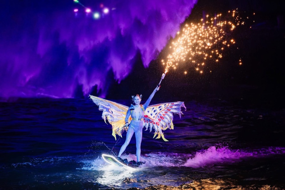 Symphony of the Seas show at Phu Quoc with water, lights and projections