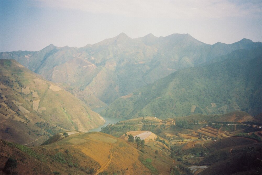 Ta Xua mountains Son La cloud sea ridge Vietnam overnight trek