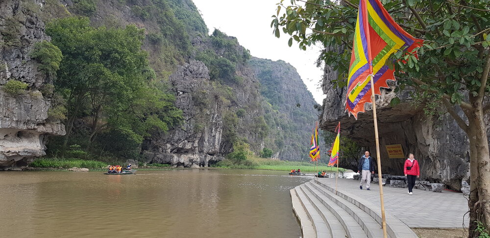 Tam Coc boat trip on the Ngo Dong River, Ninh Binh