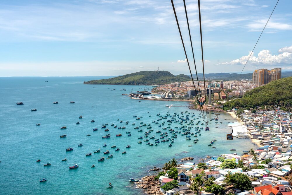Vinpearl Cable Car & Hon Tre Island — Vietnam