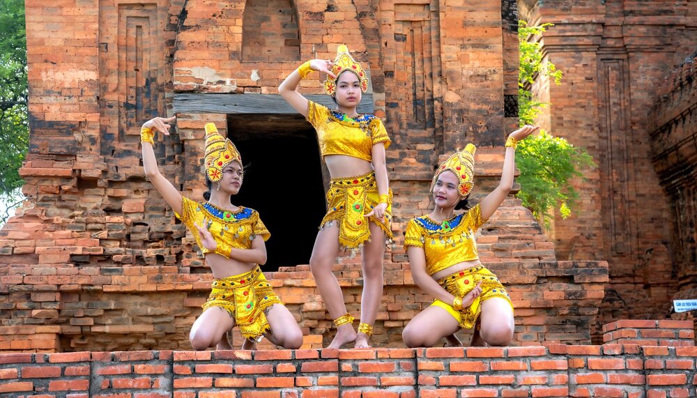 White Thai Cultural Dance Performance — Vietnam