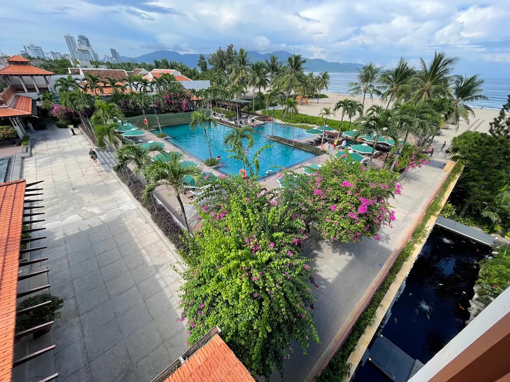 Furama Resort Da Nang garden pool and beachfront