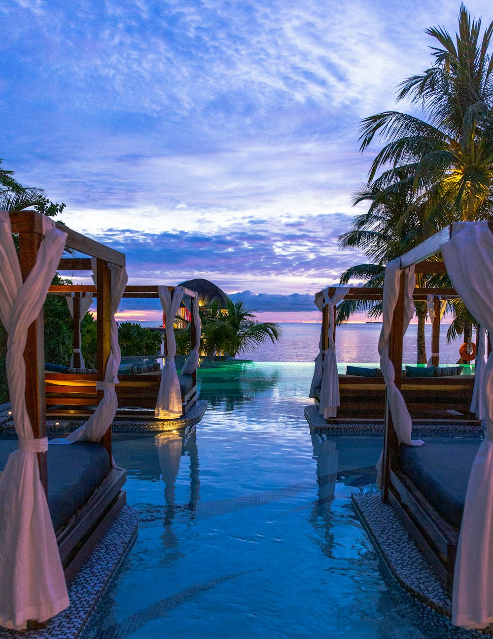 Risemount Premier Resort Da Nang beachfront pool